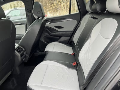 2025 Volkswagen Tiguan SE R-Line Black