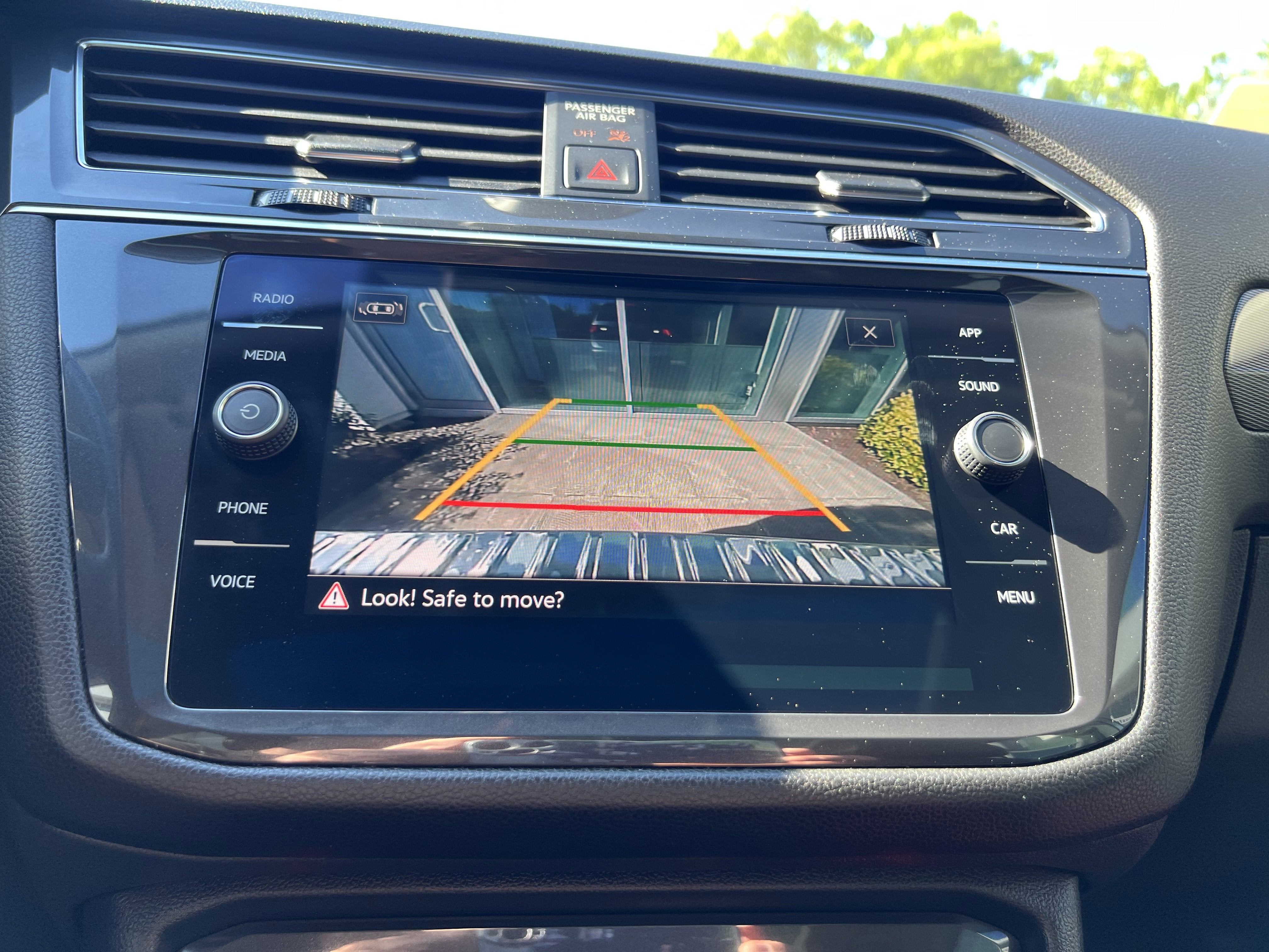 2023 Volkswagen Tiguan SE W/ Panoramic Sunroof