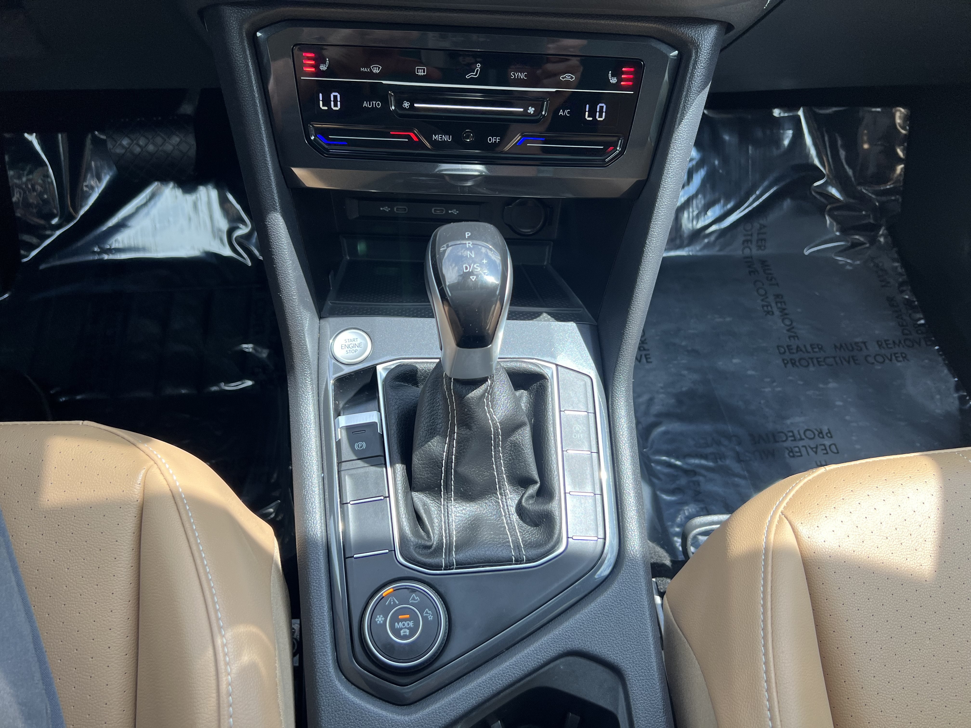 2024 Volkswagen Tiguan SE W/ Panoramic Sunroof