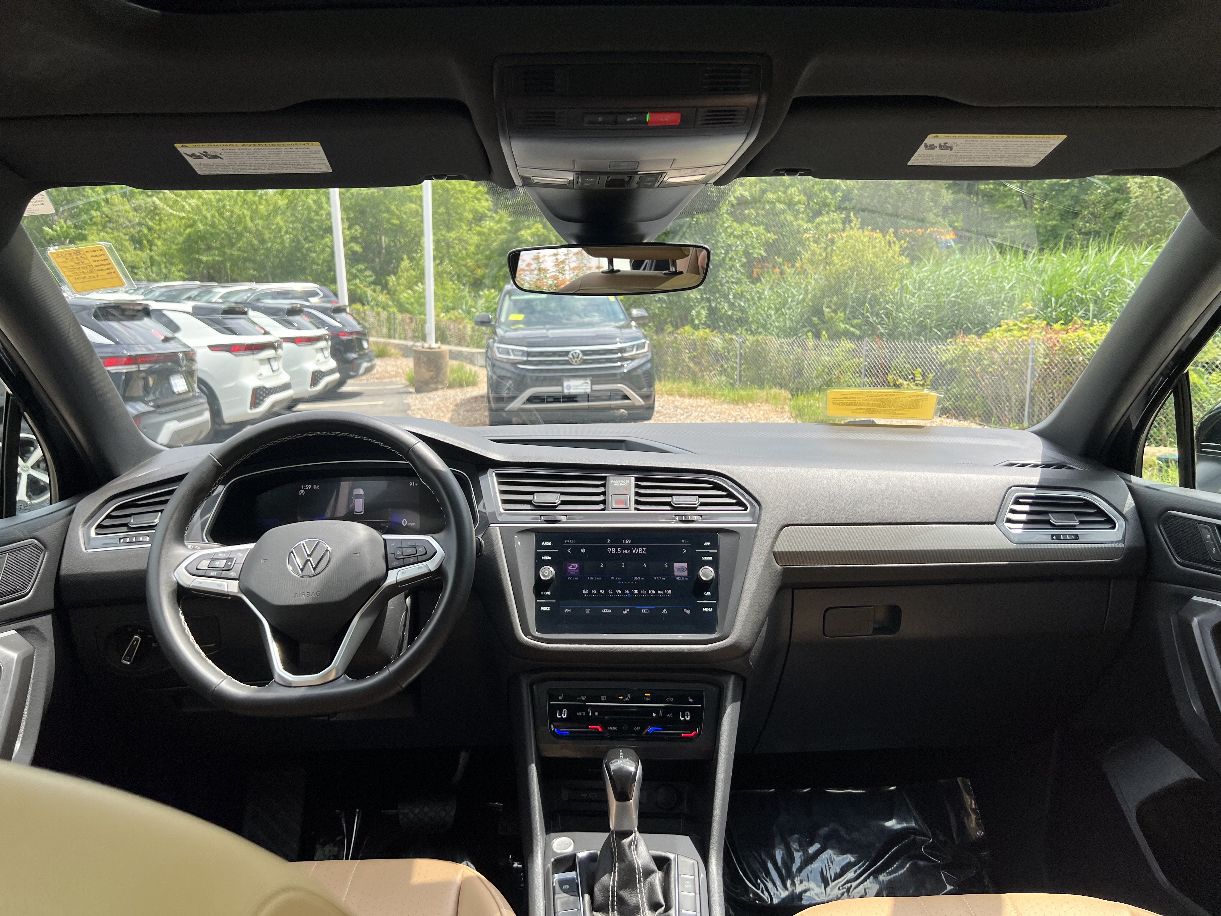 2024 Volkswagen Tiguan SE W/ Panoramic Sunroof