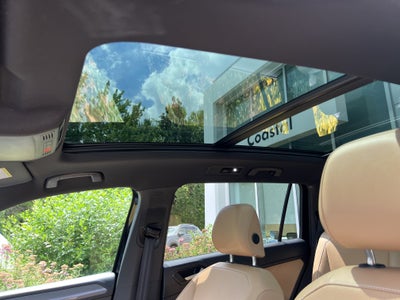 2024 Volkswagen Tiguan SE W/ Panoramic Sunroof