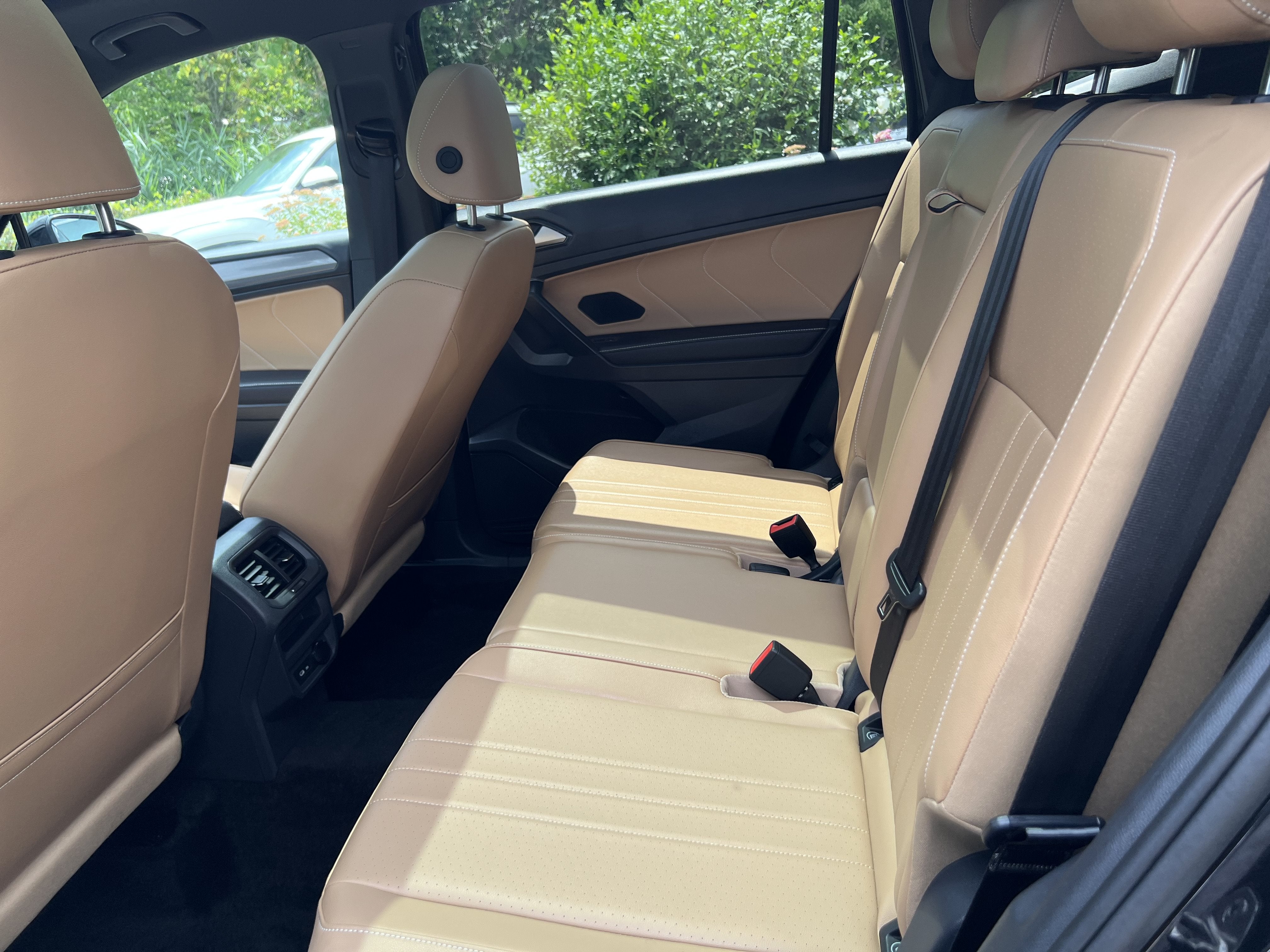 2024 Volkswagen Tiguan SE W/ Panoramic Sunroof