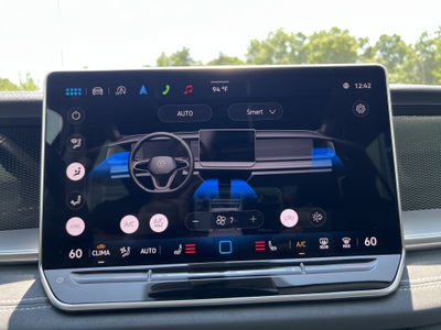 2025 Volkswagen Tiguan SE w/panoramic sunroof