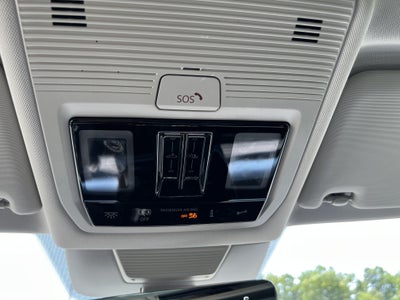 2025 Volkswagen Tiguan SE w/panoramic sunroof