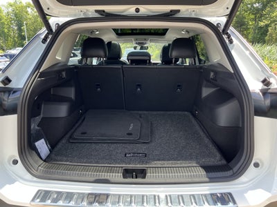2025 Volkswagen Tiguan SE w/panoramic sunroof