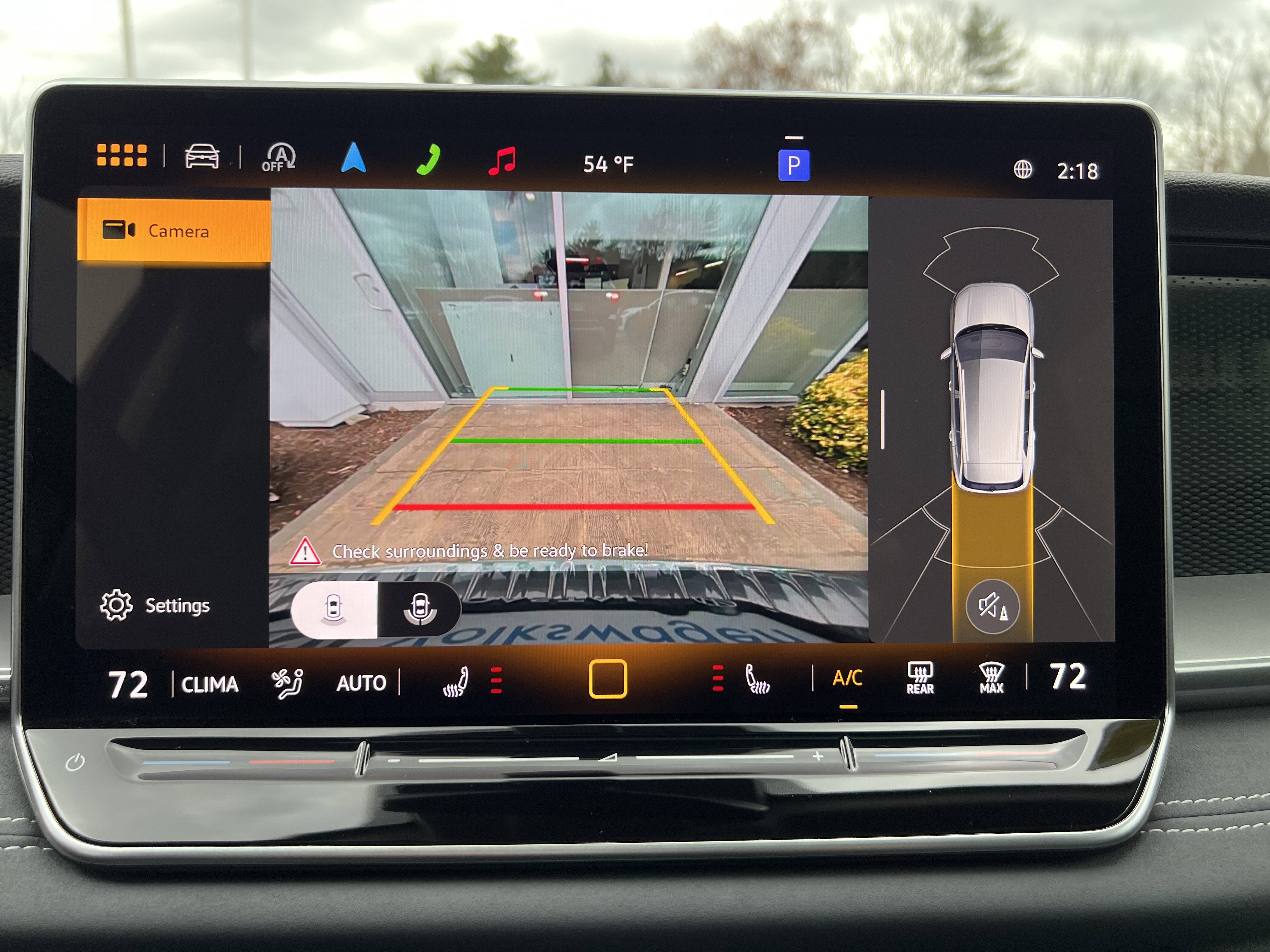 2025 Volkswagen Tiguan SE w/panoramic sunroof