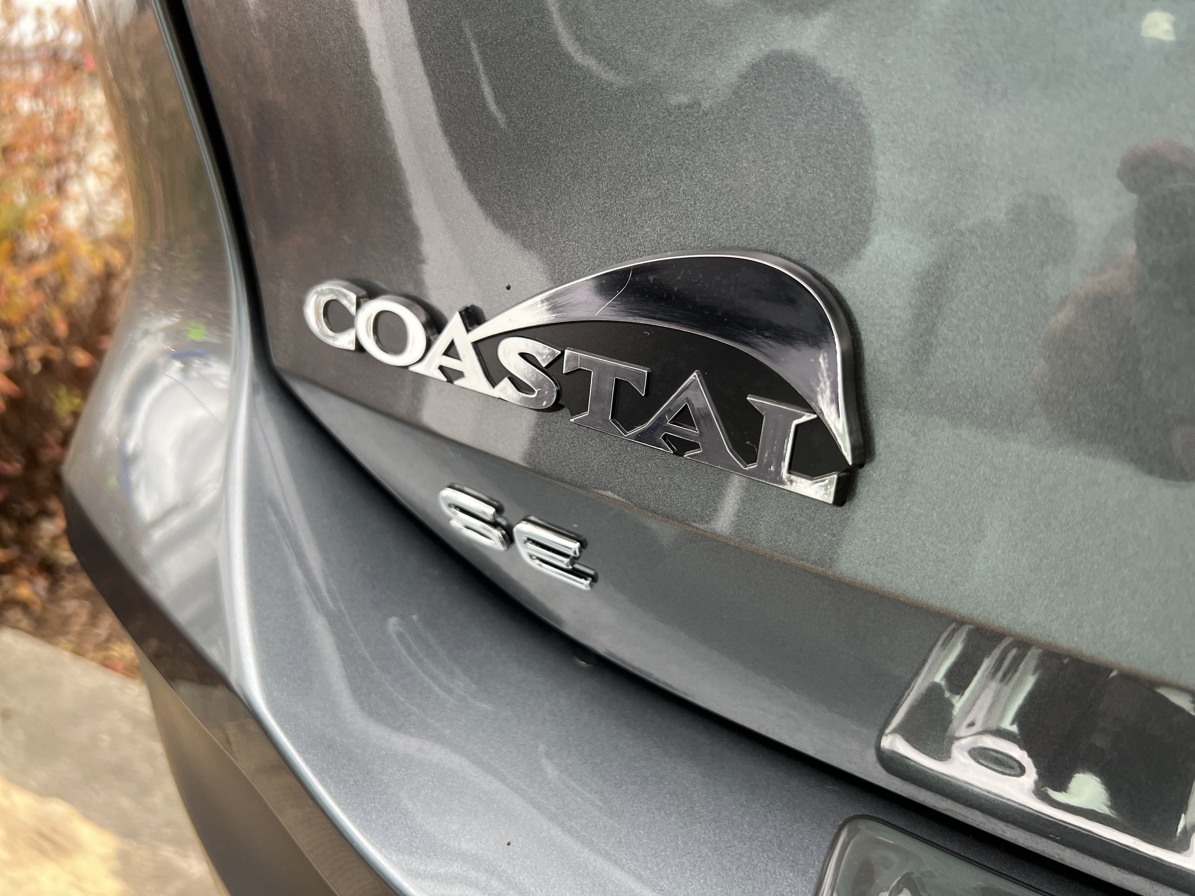 2025 Volkswagen Tiguan SE w/panoramic sunroof