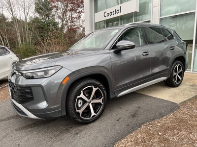 2025 Volkswagen Tiguan SE w/panoramic sunroof