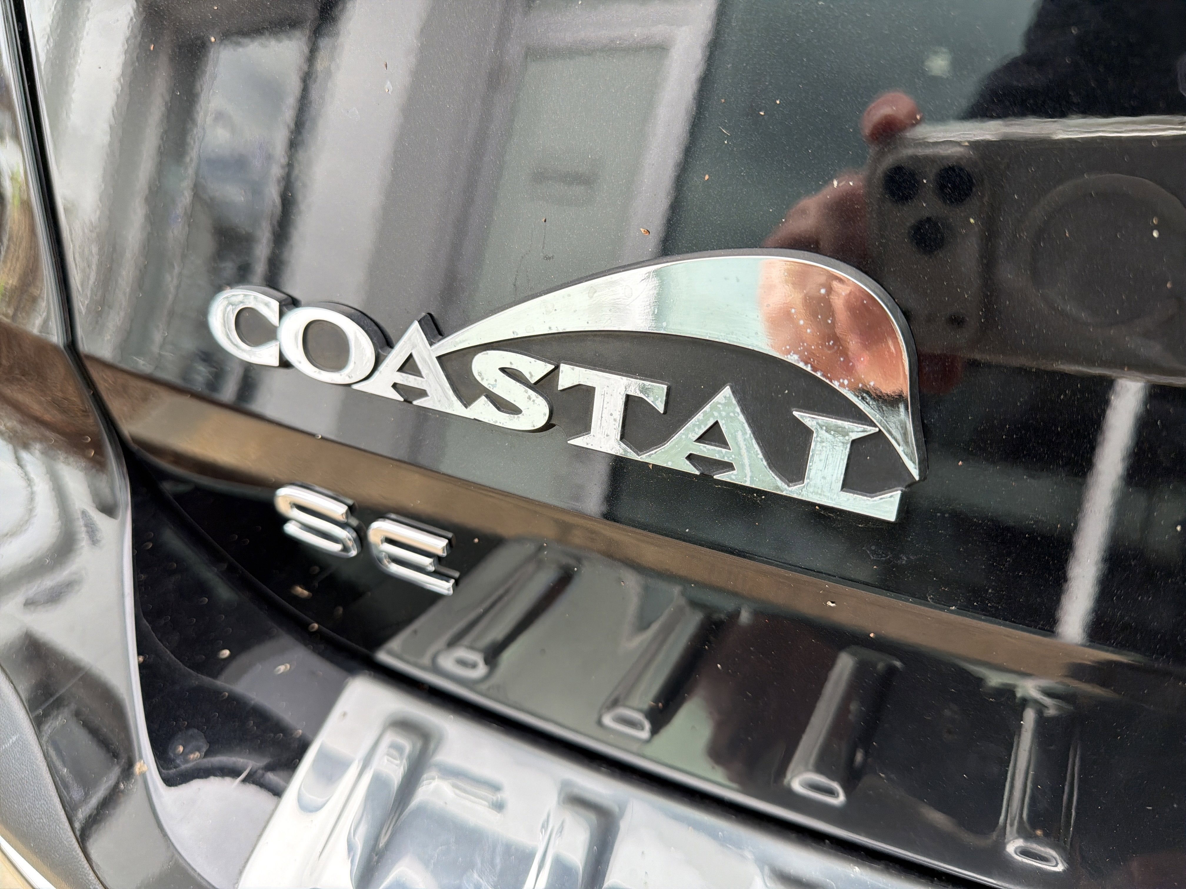 2025 Volkswagen Taos SE w/panoramic sunroof