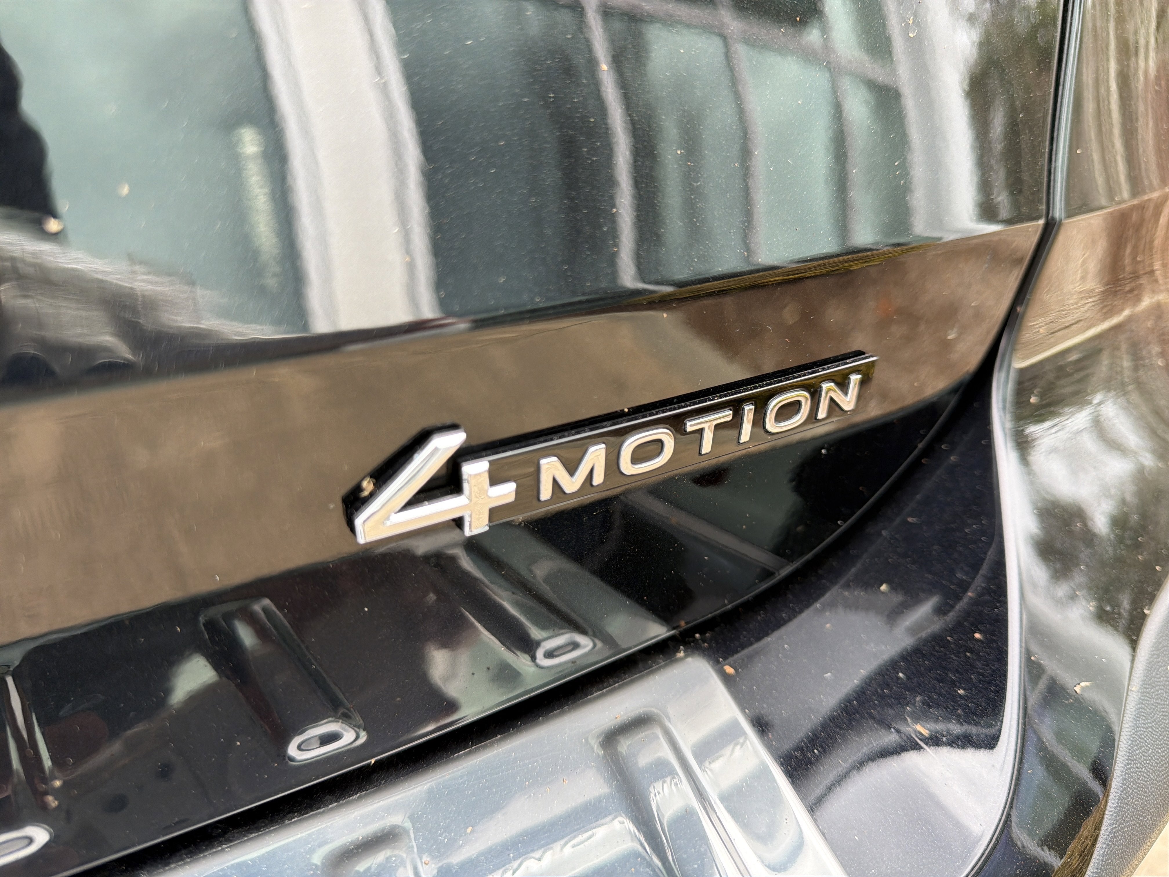 2025 Volkswagen Taos SE w/panoramic sunroof