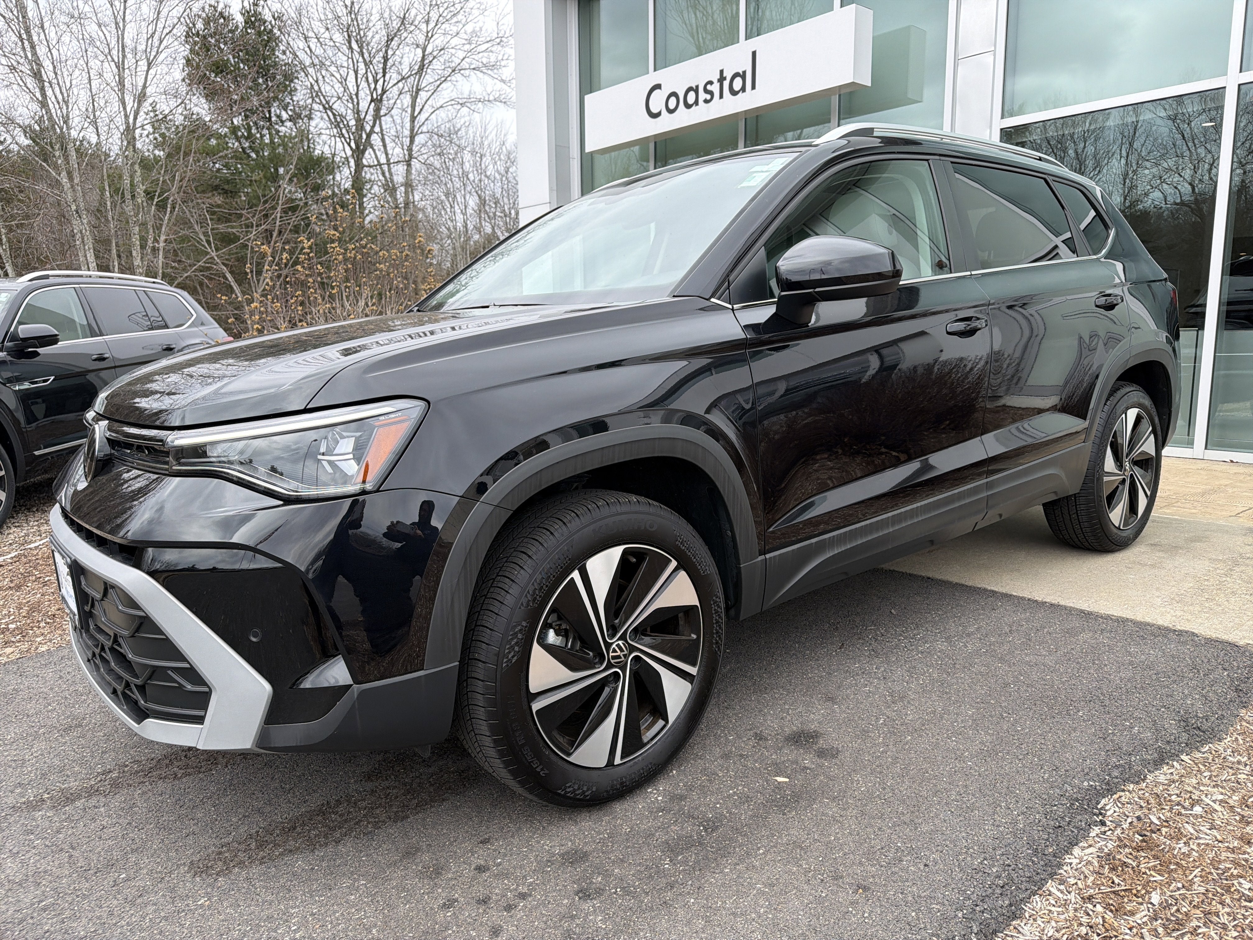 2025 Volkswagen Taos SE w/panoramic sunroof