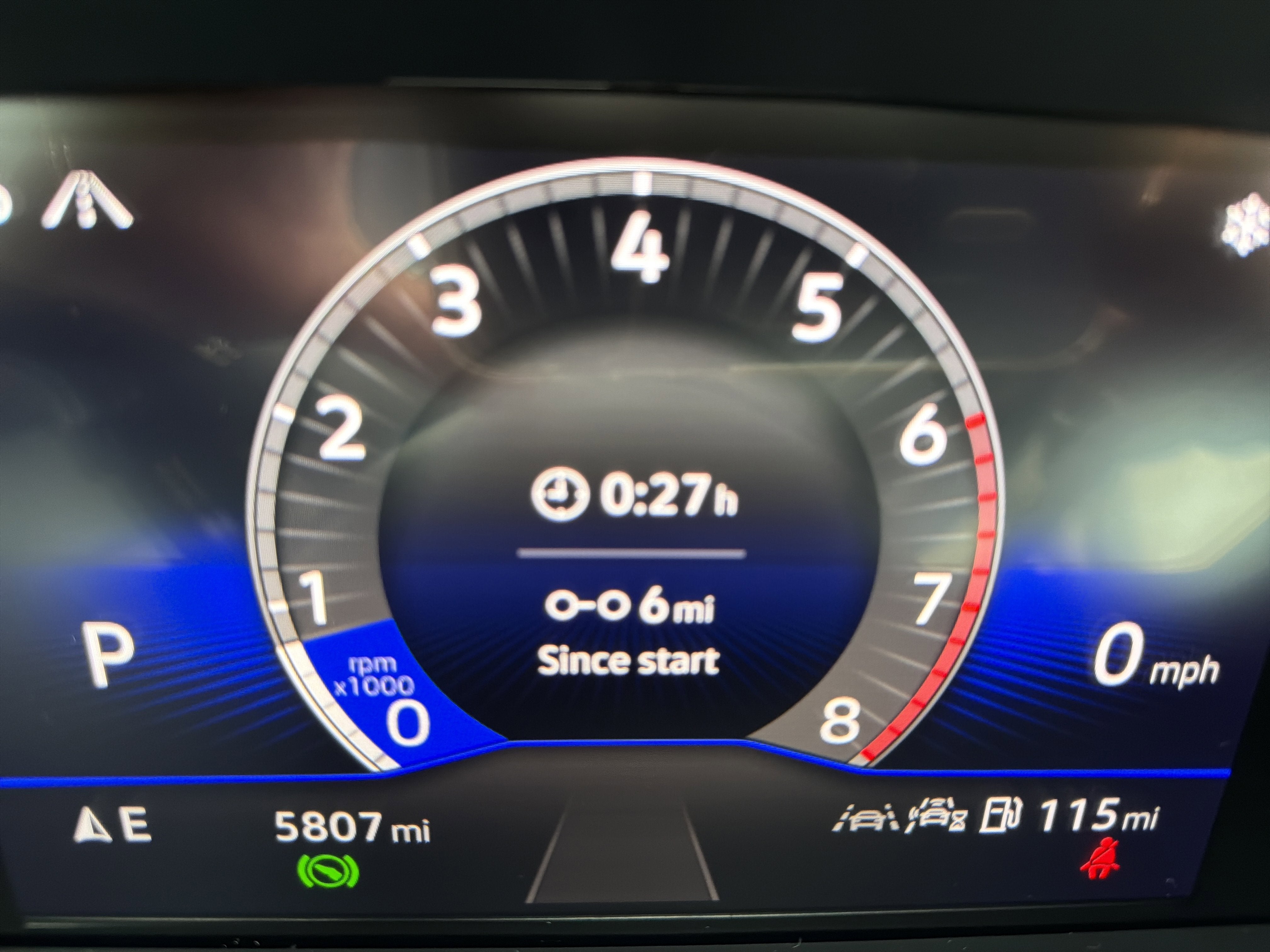 2025 Volkswagen Taos SE w/panoramic sunroof