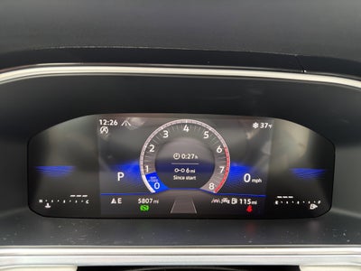 2025 Volkswagen Taos SE w/panoramic sunroof