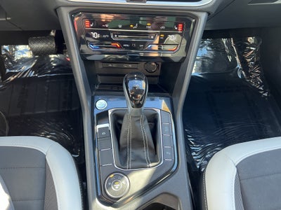 2026 Volkswagen Taos SE w/panoramic sunroof