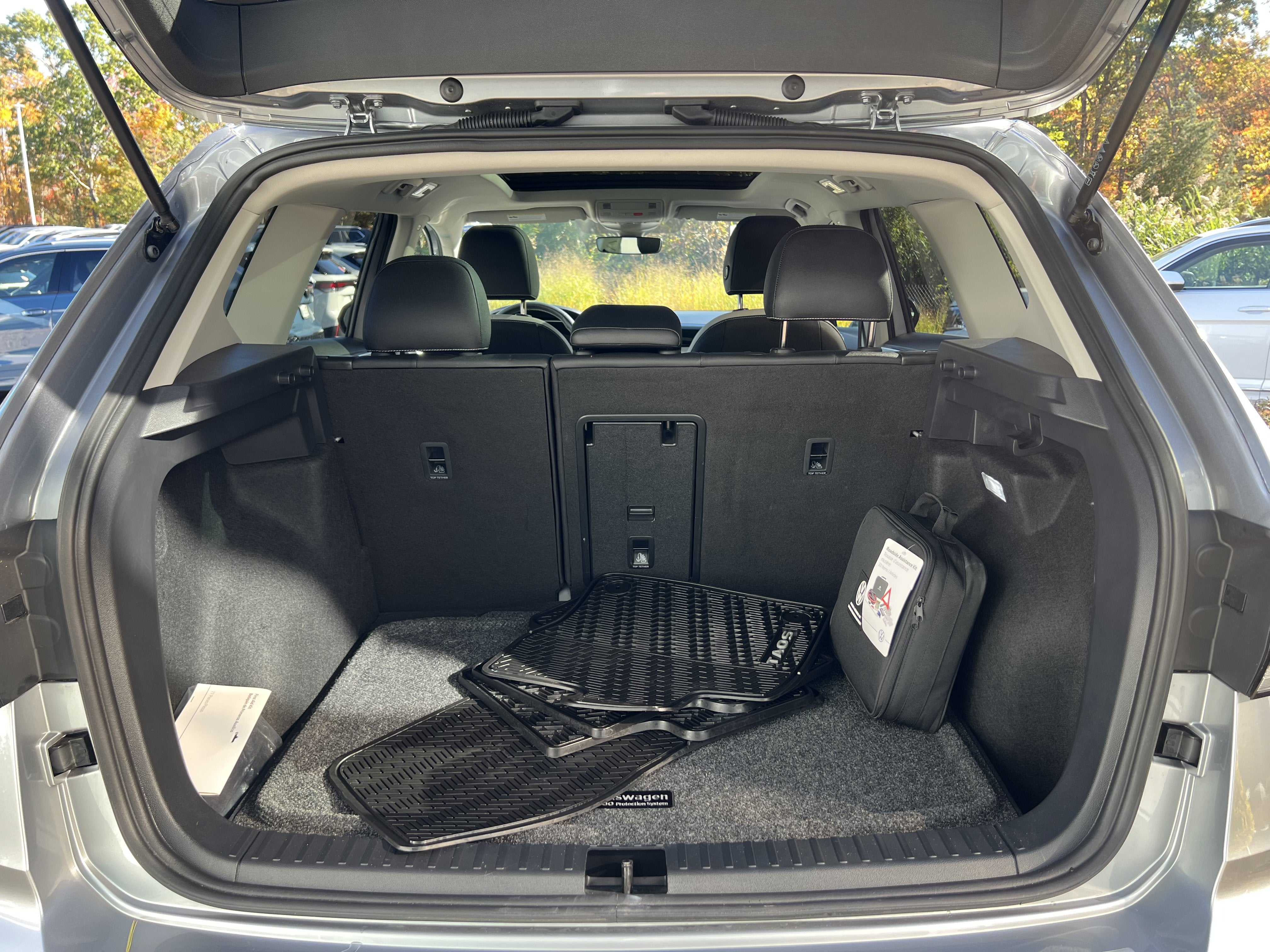 2026 Volkswagen Taos SE w/panoramic sunroof