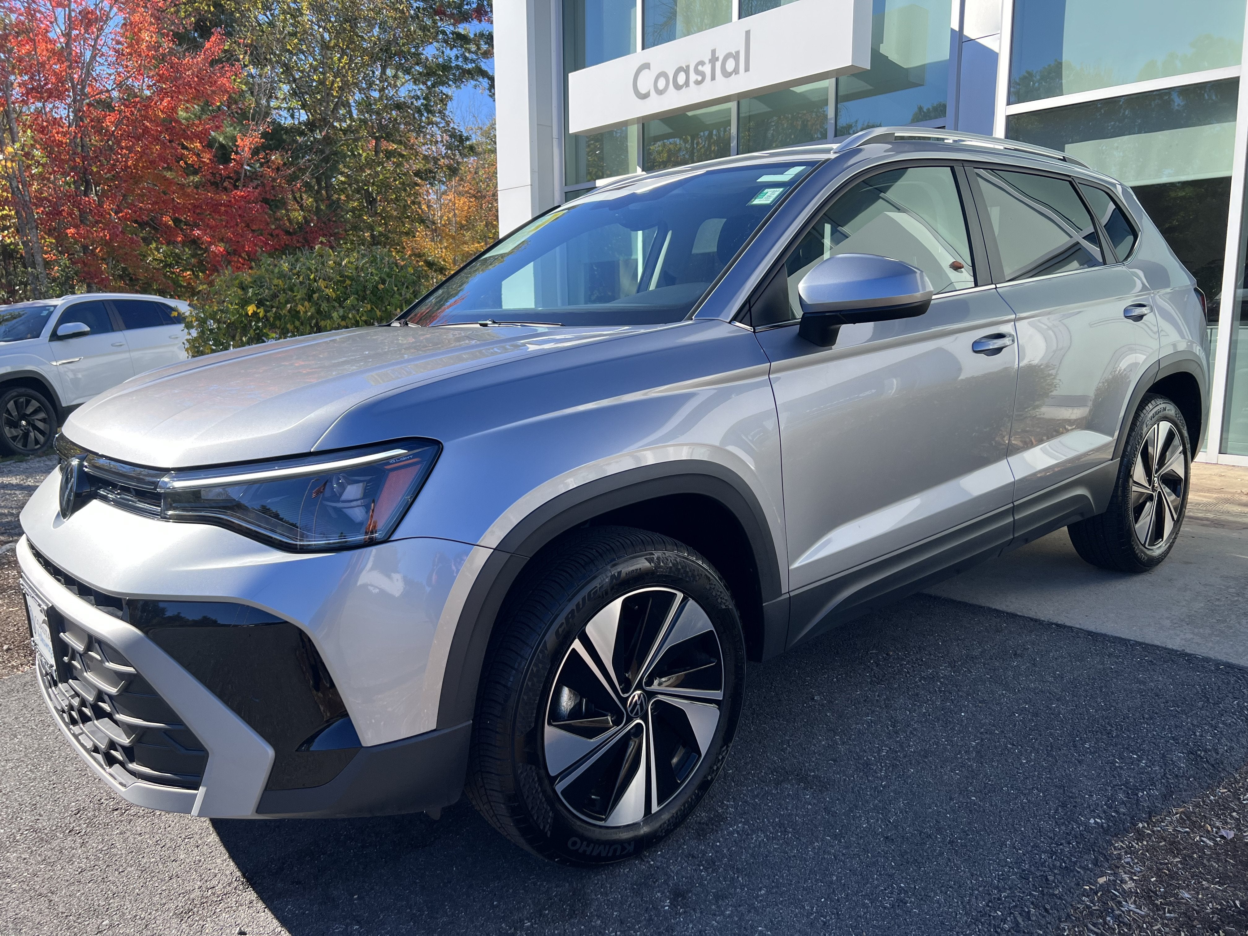 2026 Volkswagen Taos SE w/panoramic sunroof