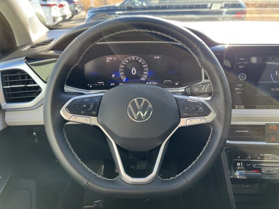 2025 Volkswagen Taos SE