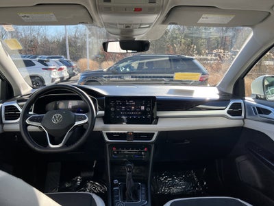 2025 Volkswagen Taos SE