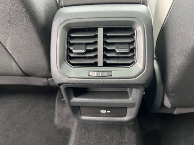 2025 Volkswagen Taos SE w/panoramic sunroof