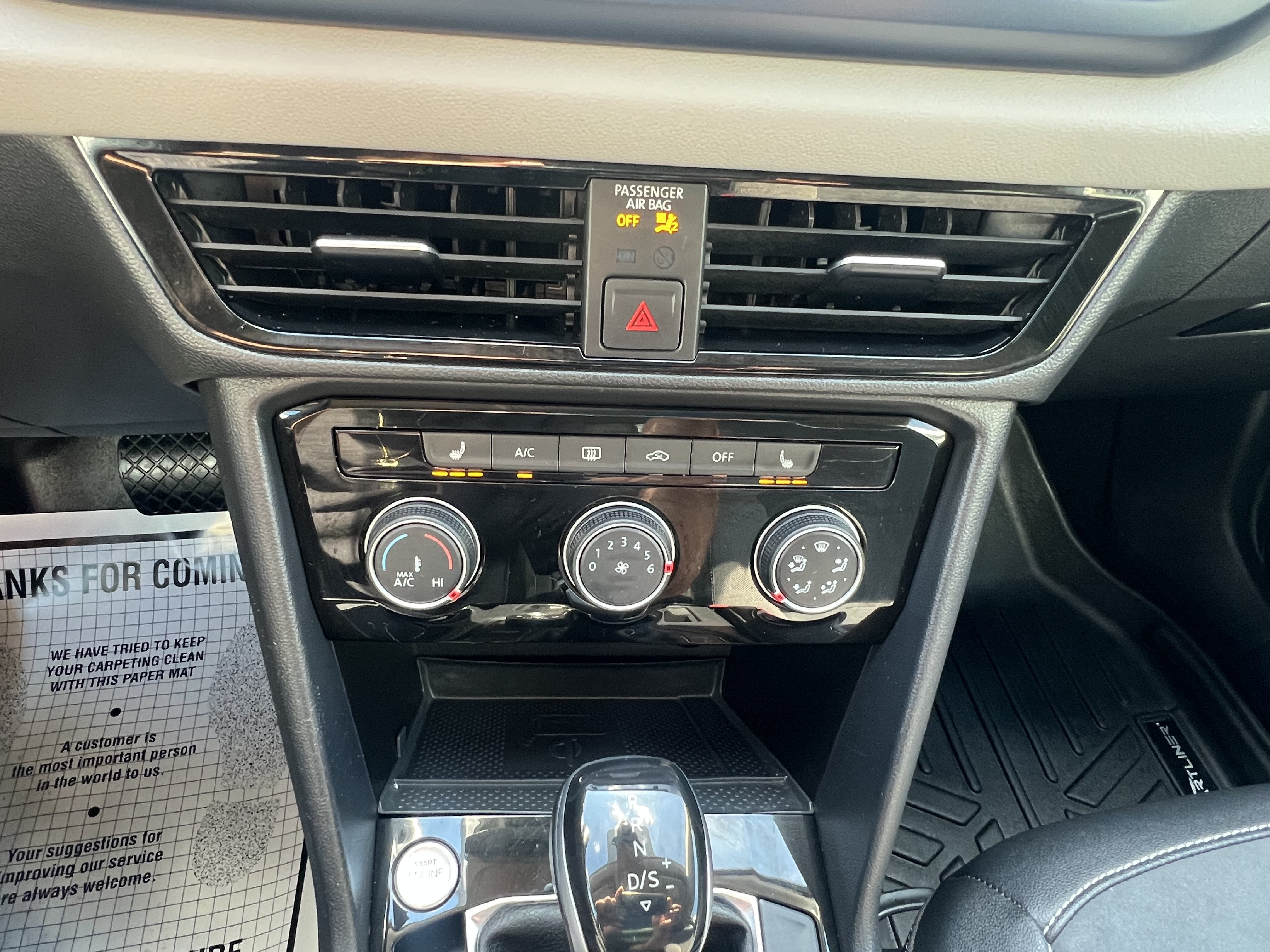 2023 Volkswagen Taos SE w/panoramic sunroof