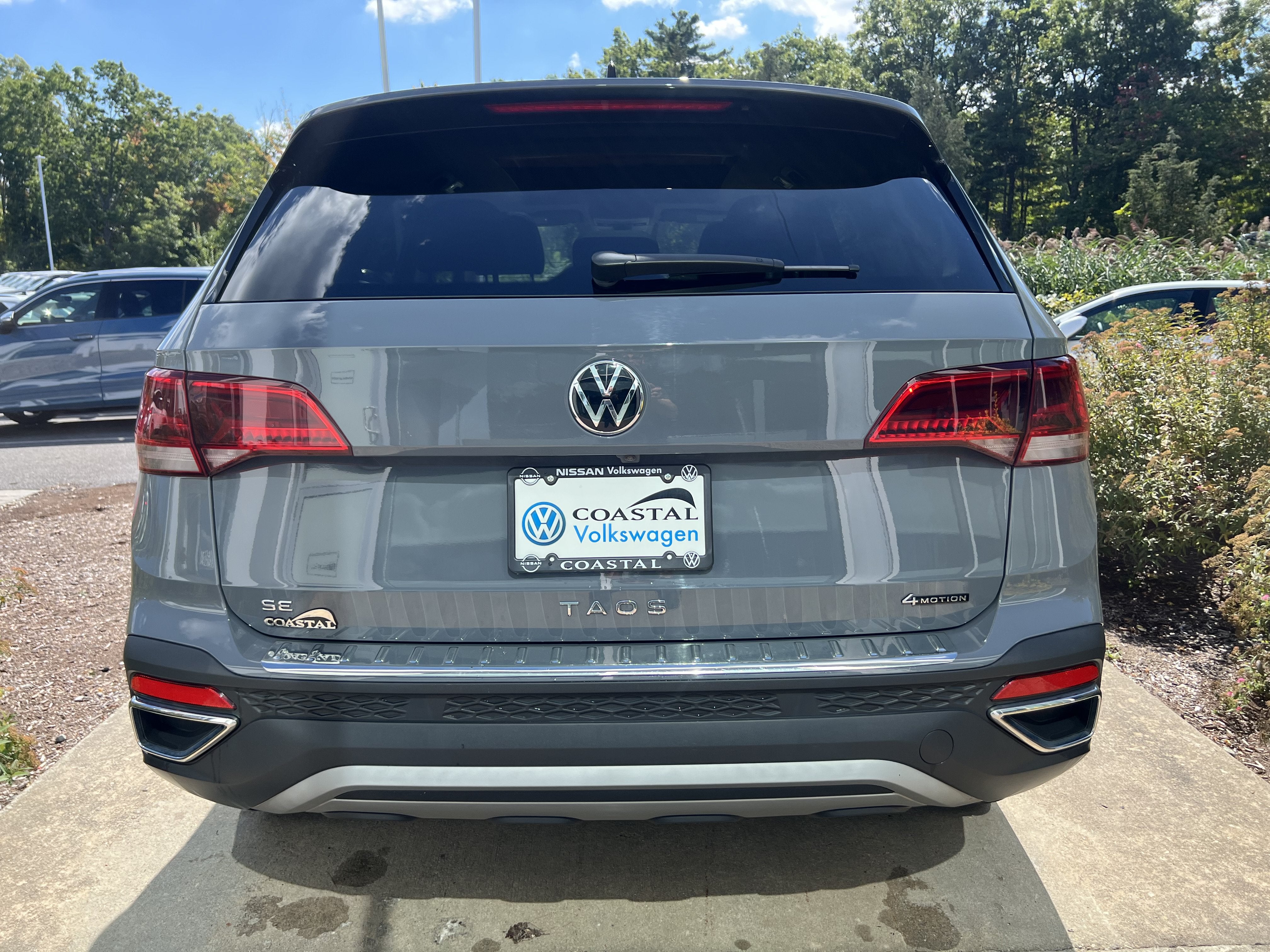 2023 Volkswagen Taos SE w/panoramic sunroof