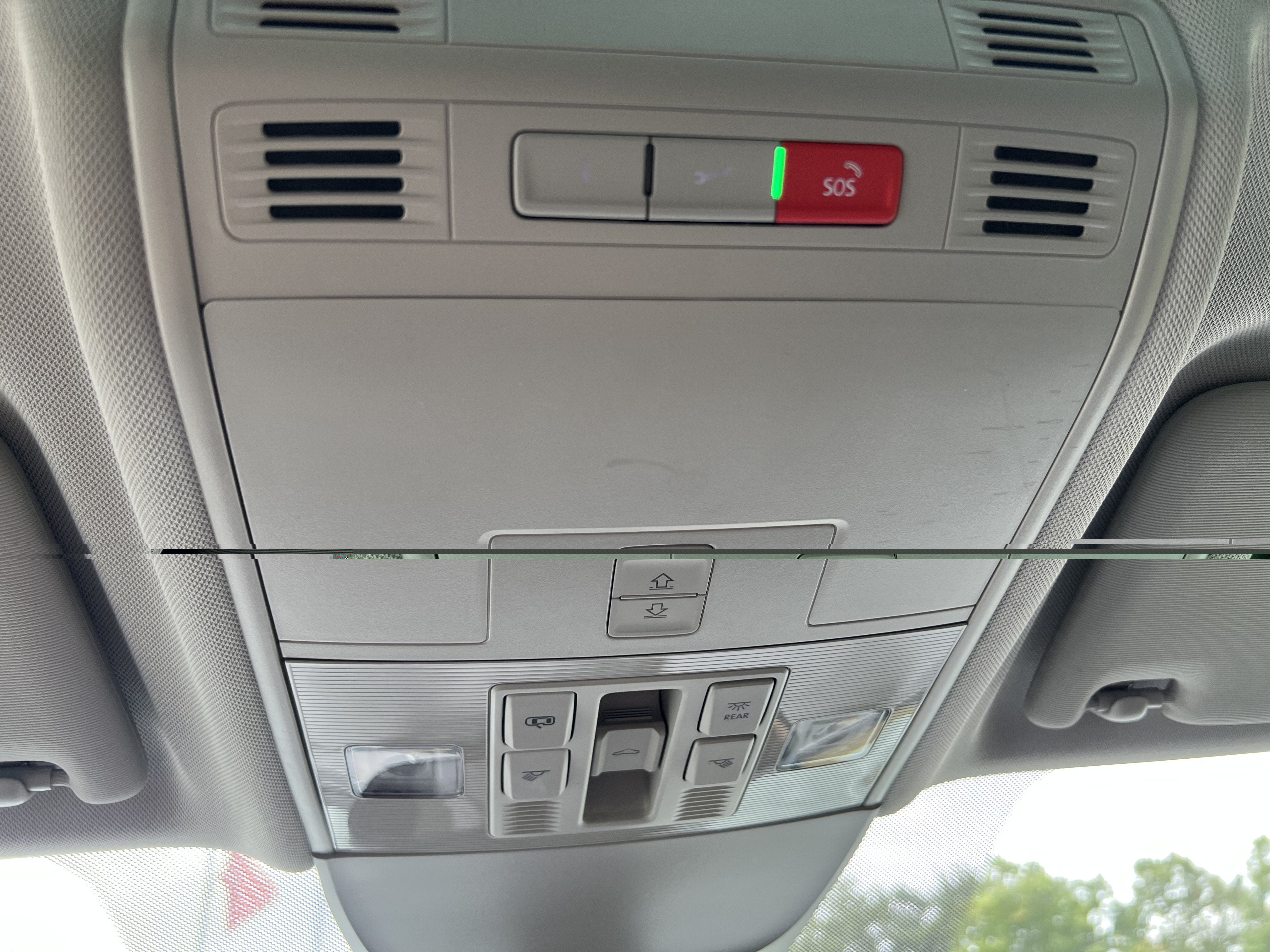 2023 Volkswagen Taos SE w/panoramic sunroof