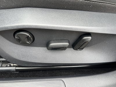 2023 Volkswagen Taos SE w/panoramic sunroof