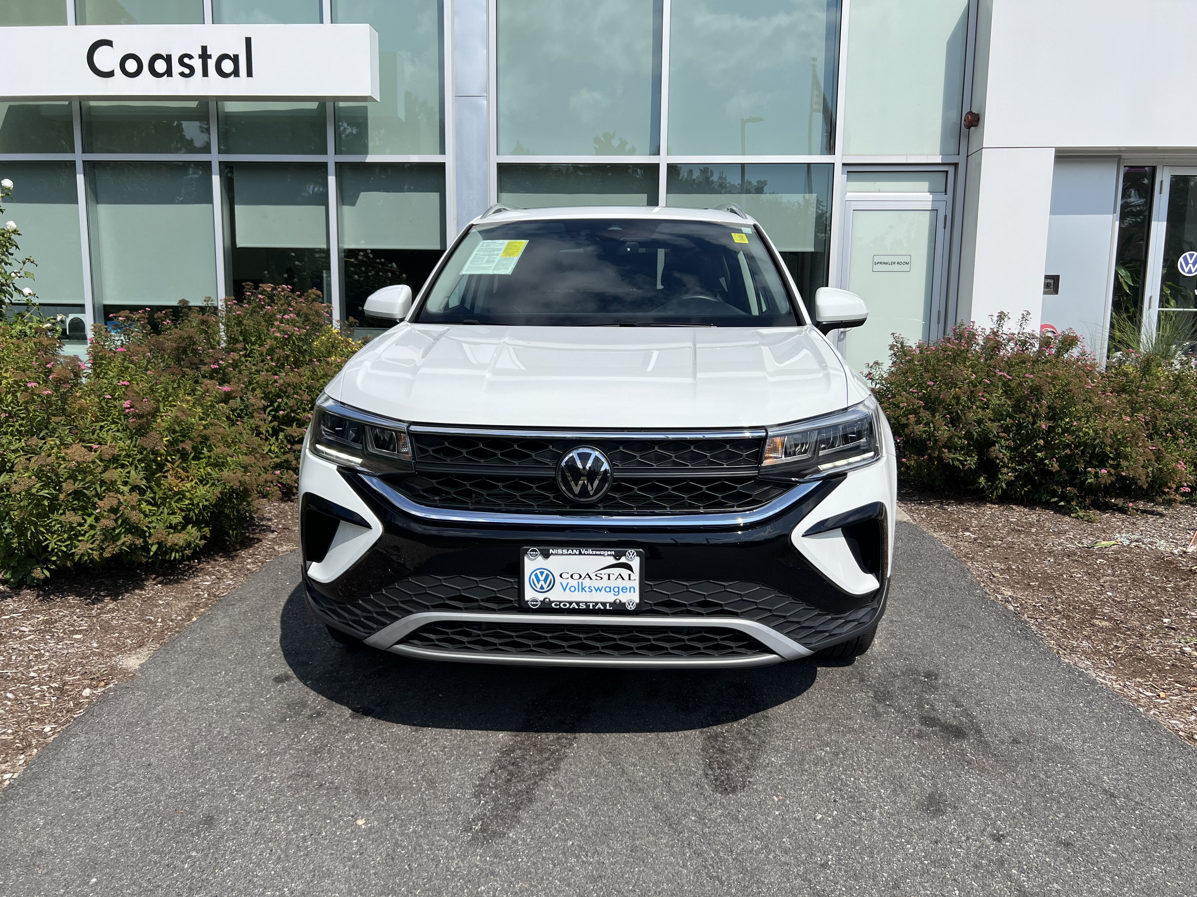 2024 Volkswagen Taos SE w/panoramic sunroof