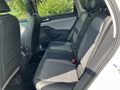2024 Volkswagen Taos SE w/panoramic sunroof