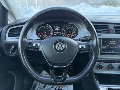 2017 Volkswagen Golf Base