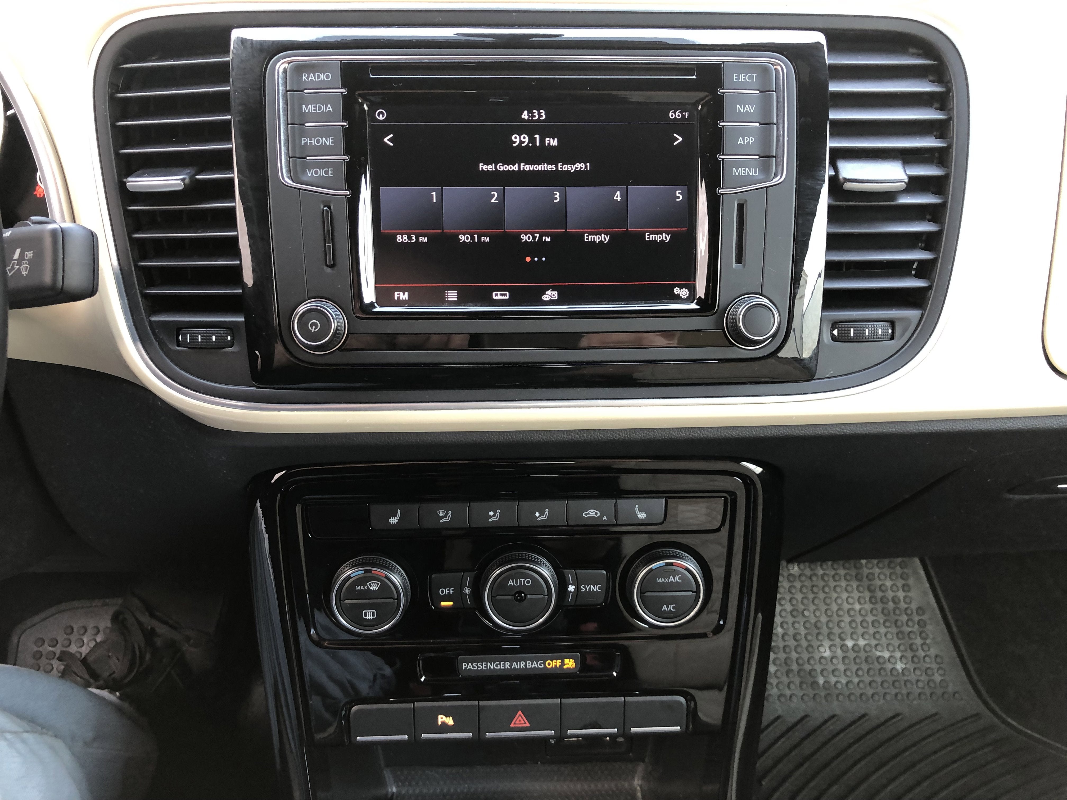 2019 Volkswagen Beetle Convertible Base