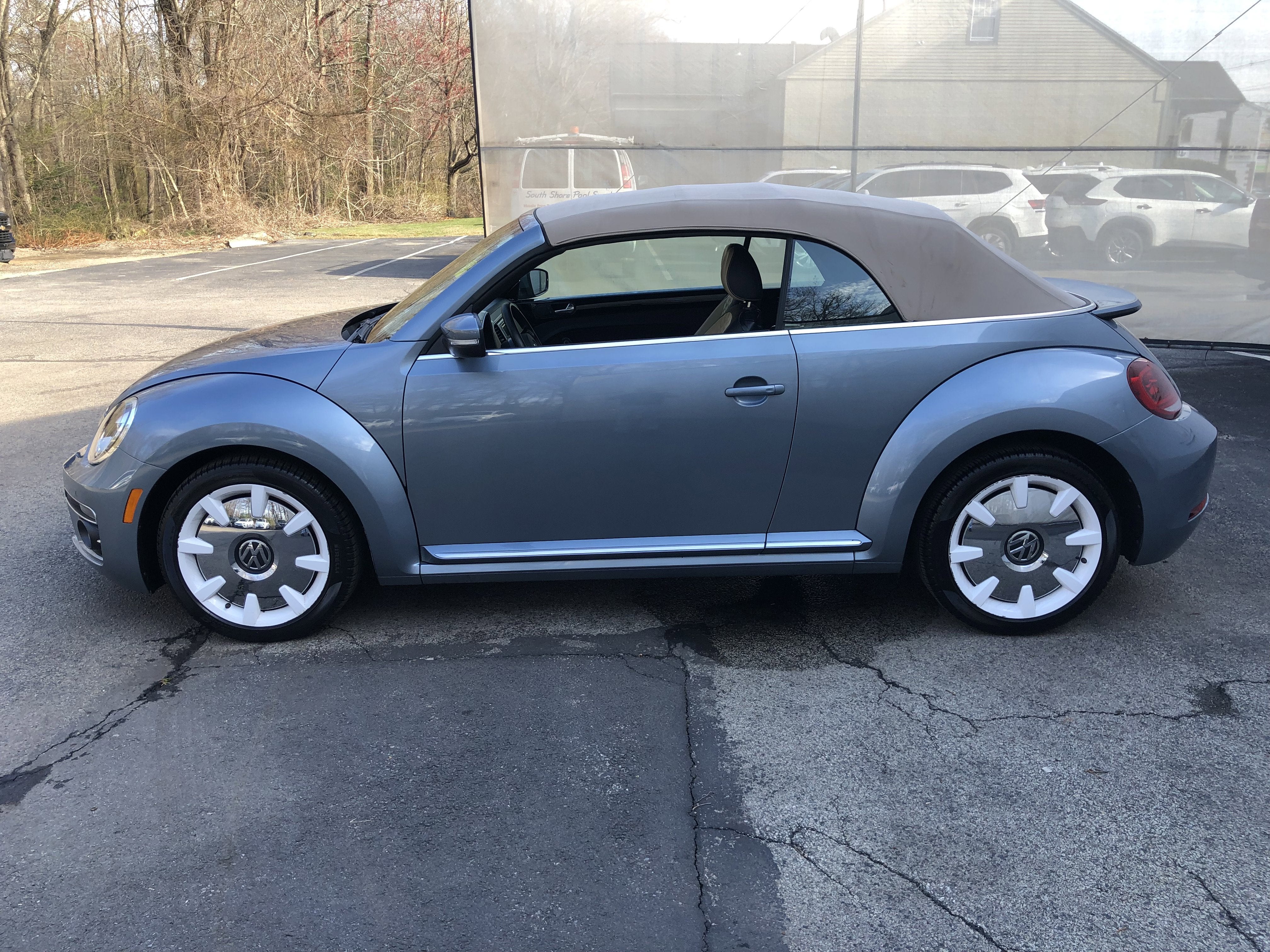 2019 Volkswagen Beetle Convertible Base