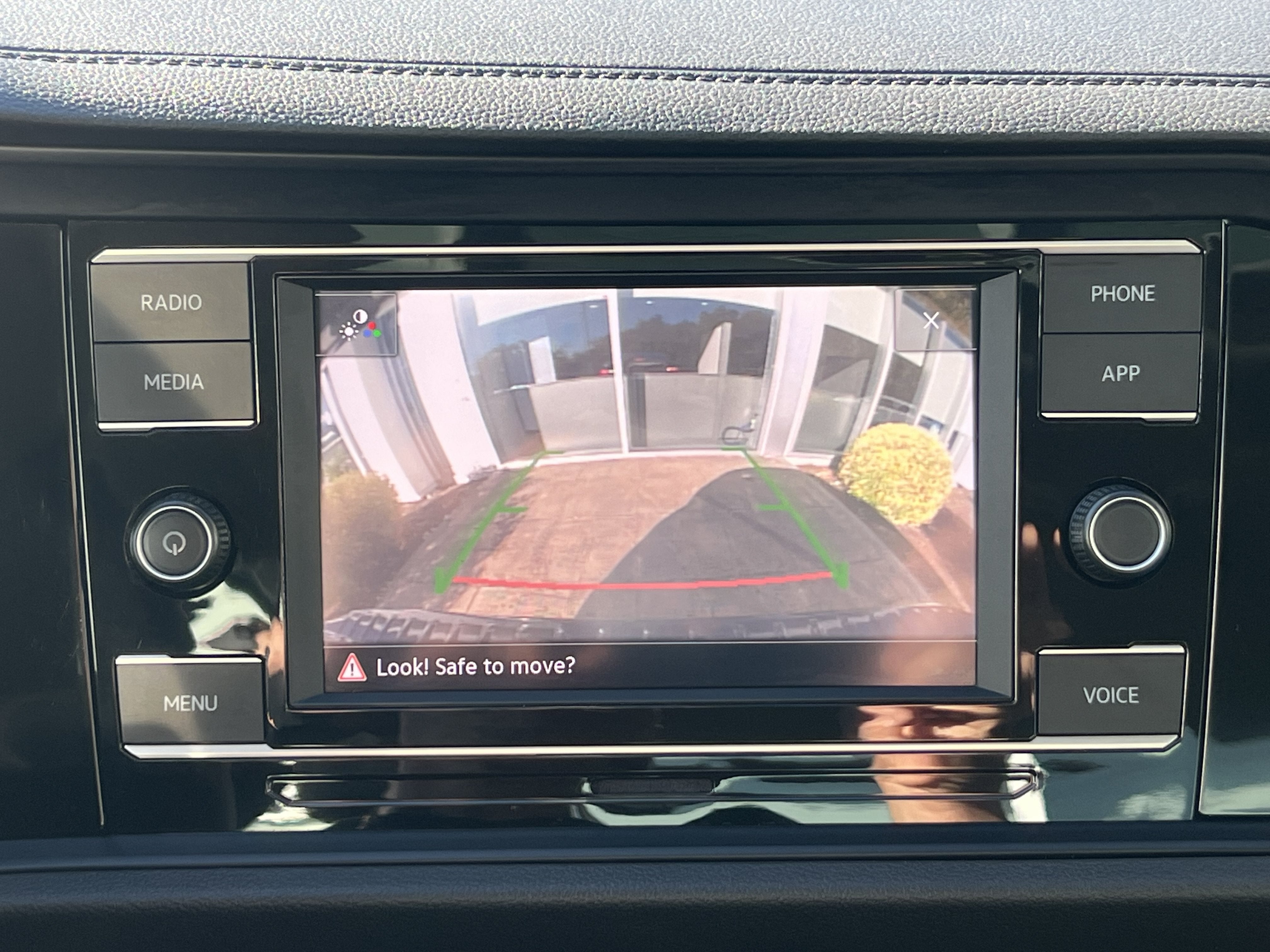2023 Volkswagen Jetta SE w/sunroof
