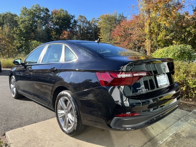 2023 Volkswagen Jetta SE w/sunroof