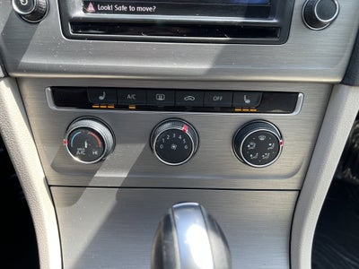 2017 Volkswagen Golf SportWagen Base