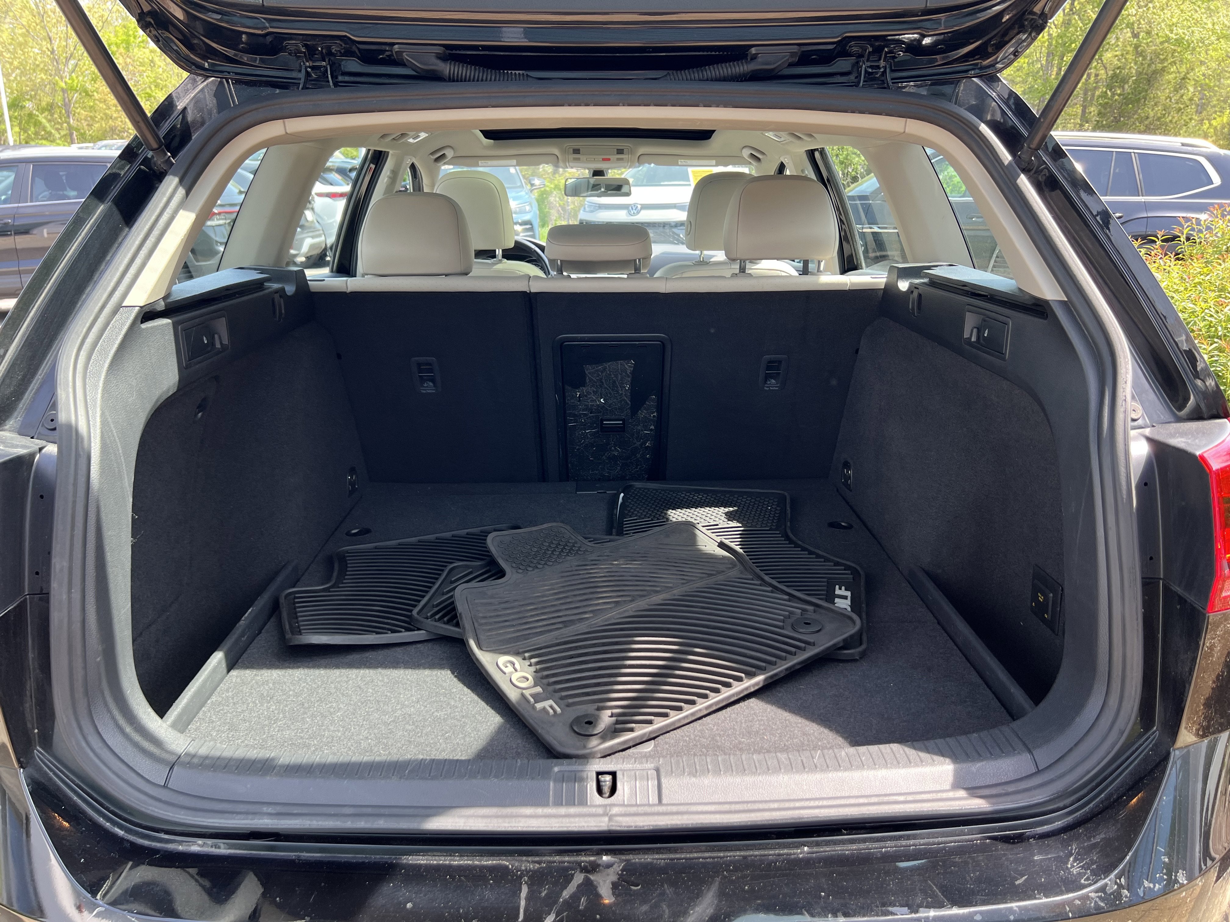 2017 Volkswagen Golf SportWagen Base