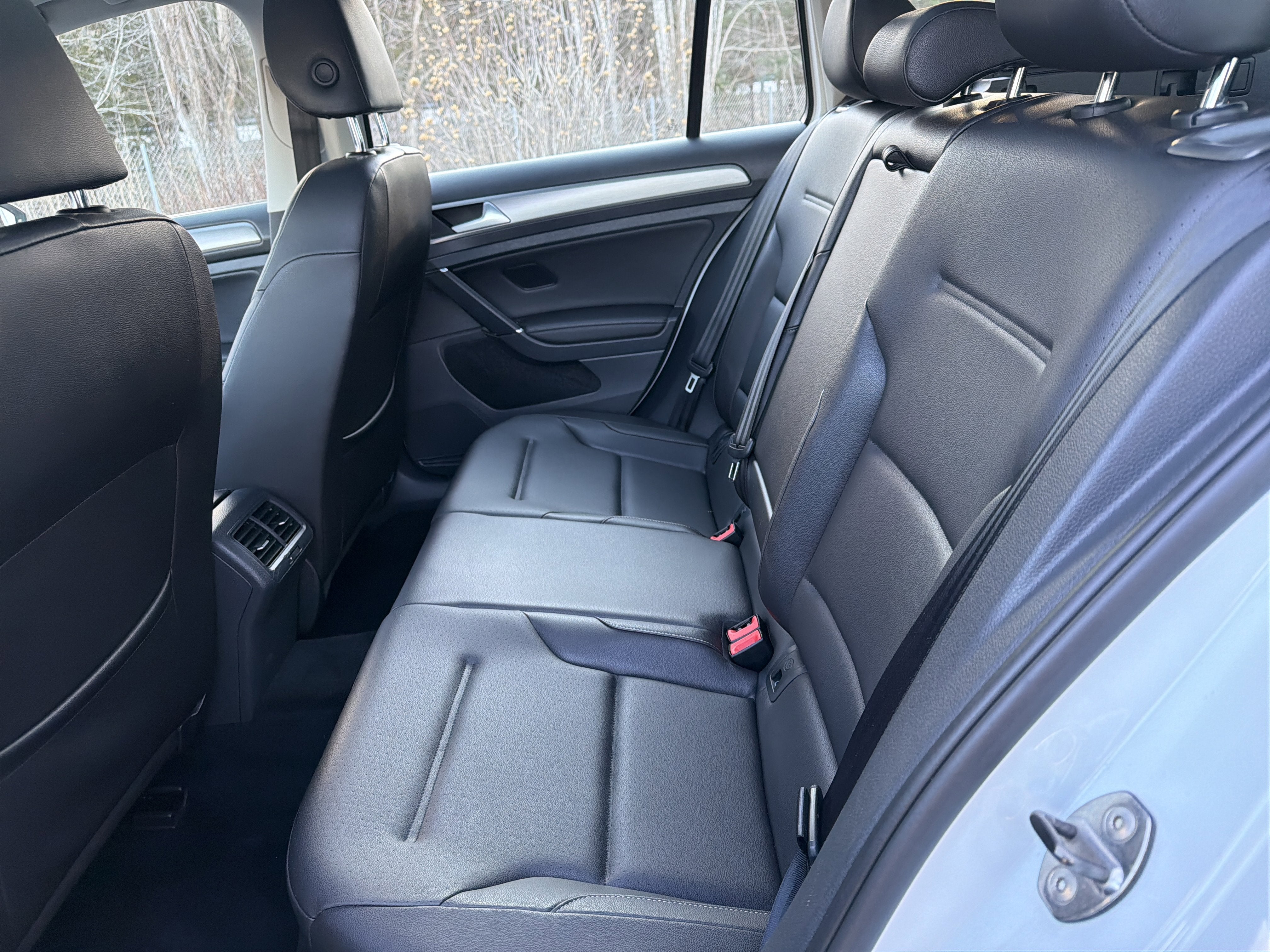 2015 Volkswagen Golf SportWagen TDI S