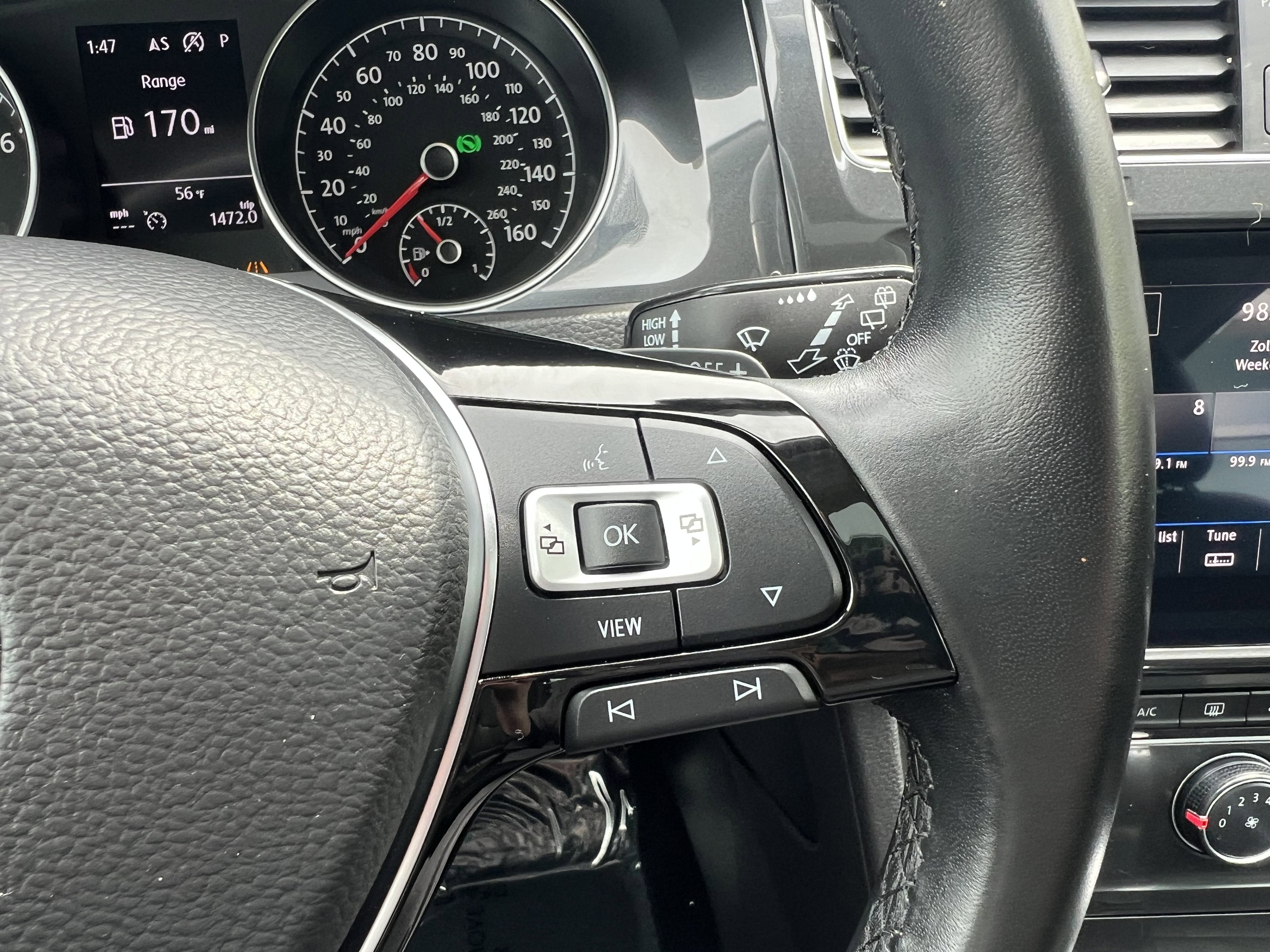 2019 Volkswagen Golf SE