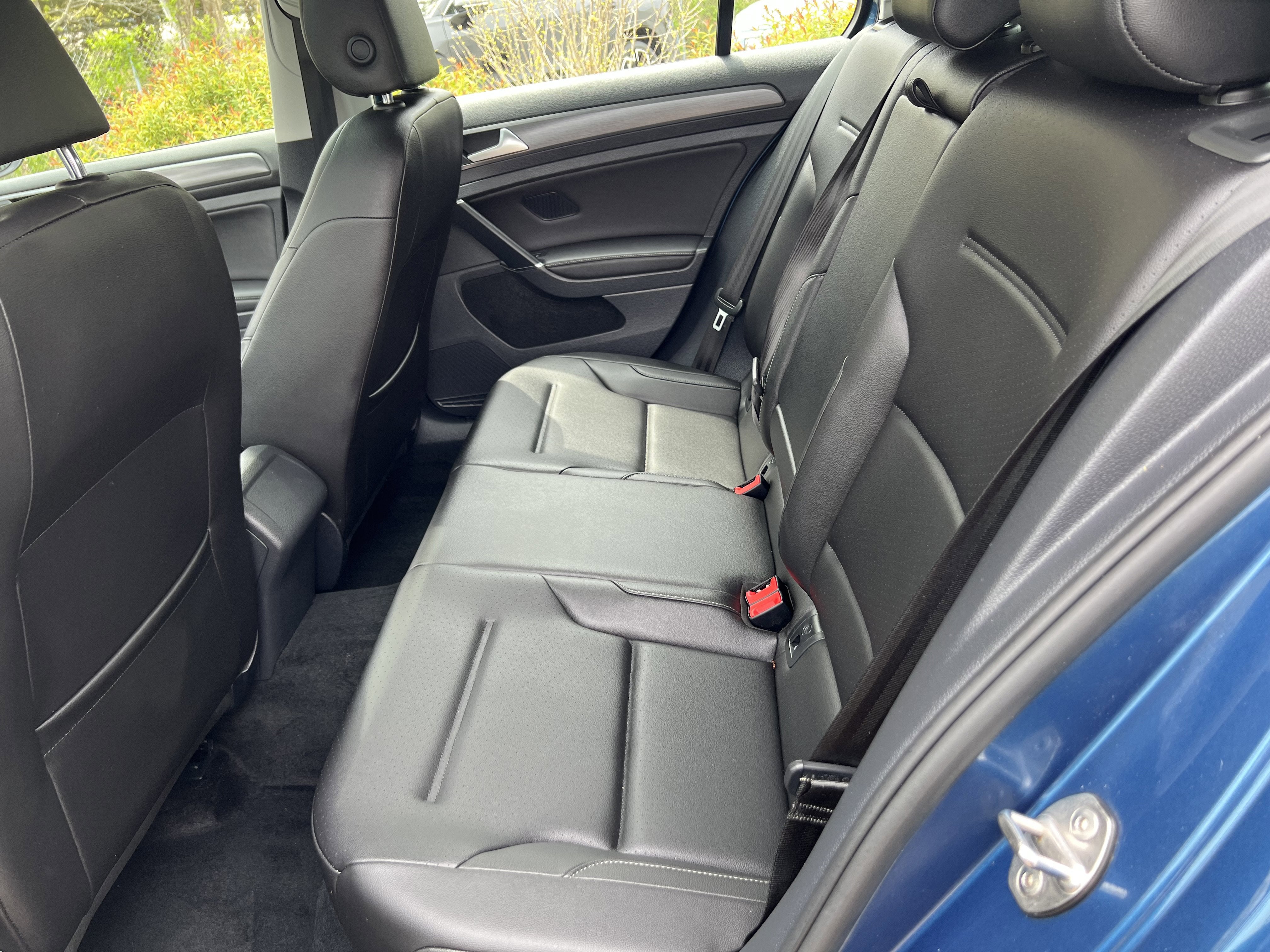 2019 Volkswagen Golf SE
