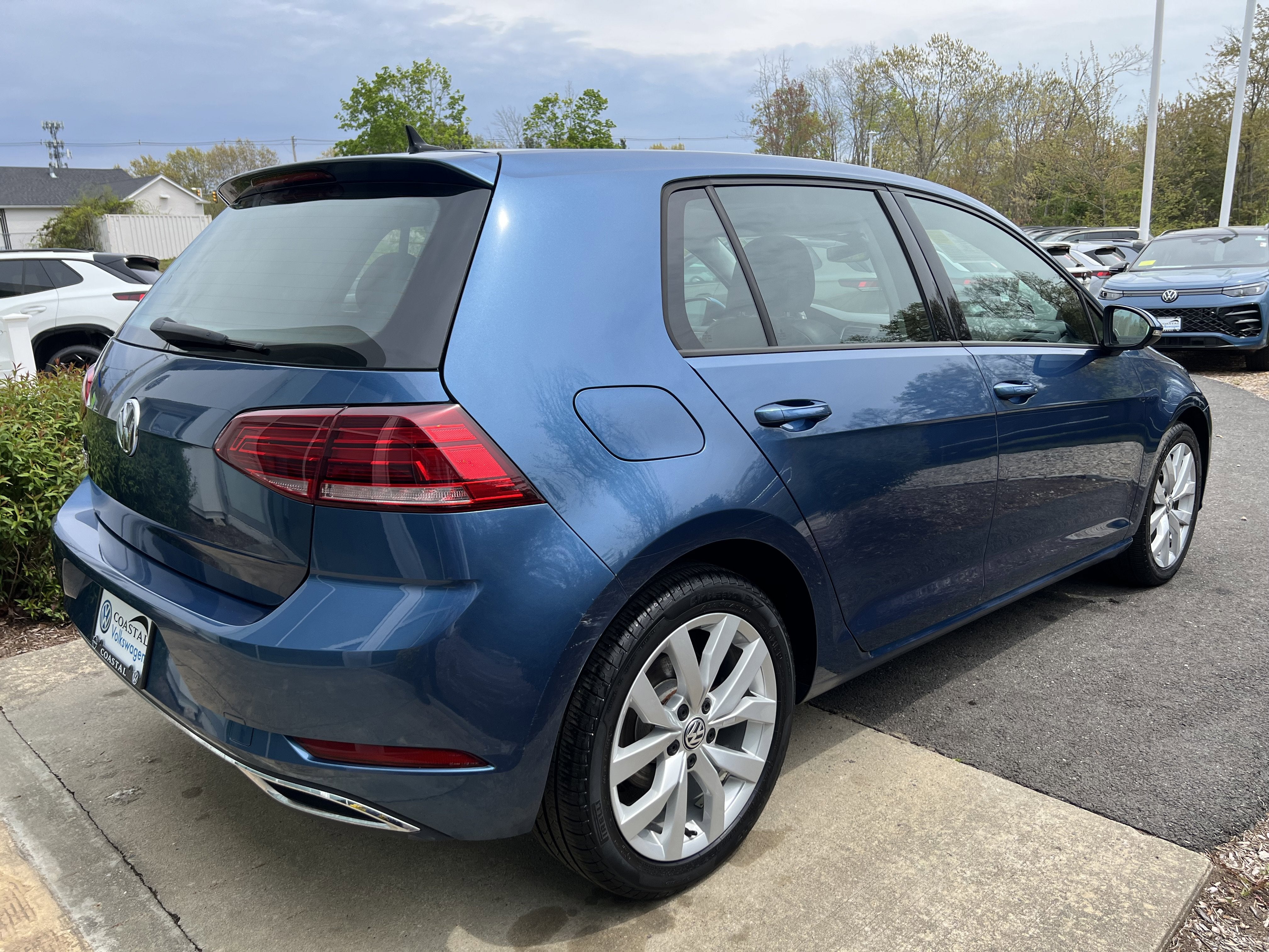 2019 Volkswagen Golf SE