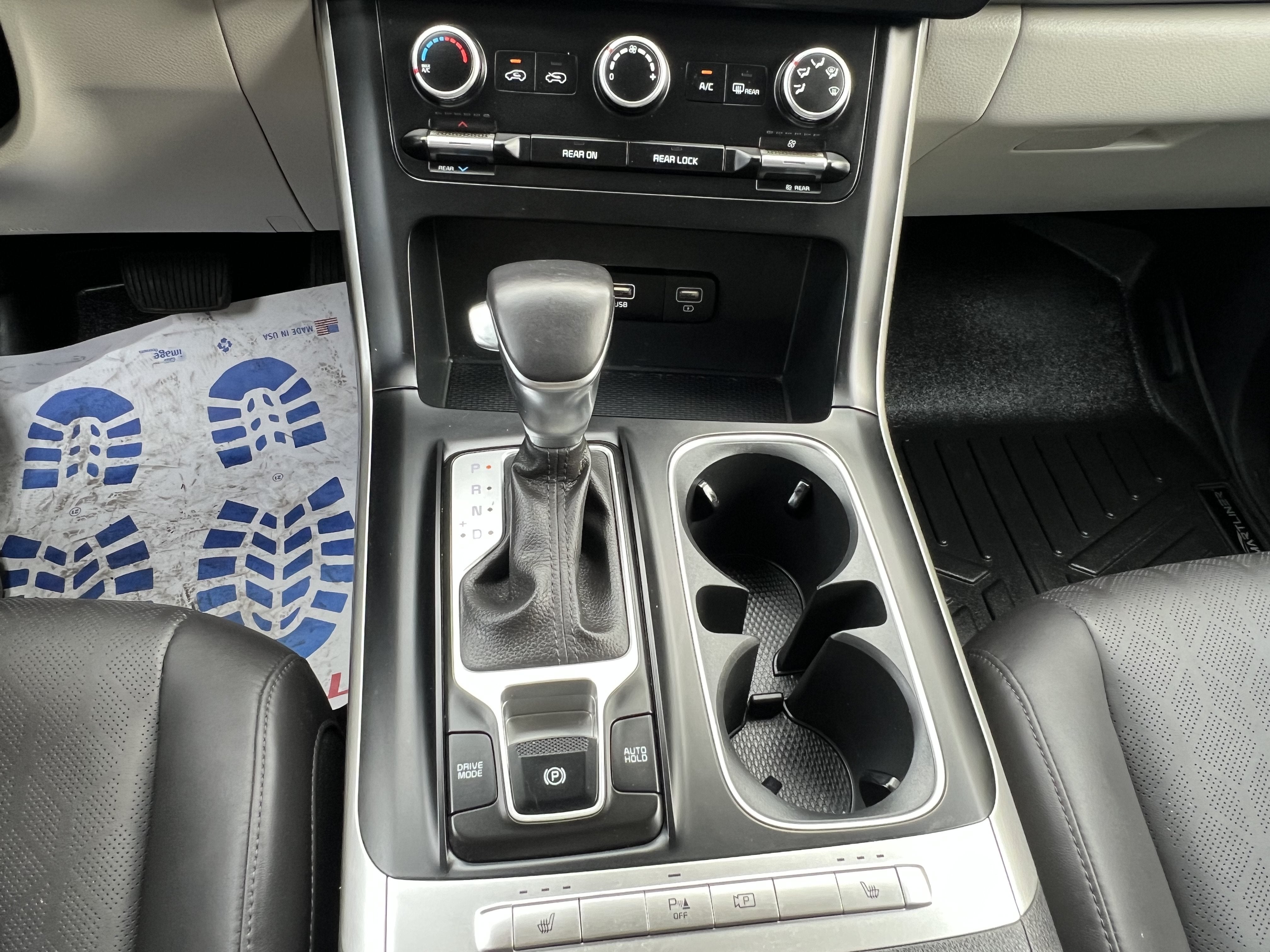 2024 Kia Carnival LX