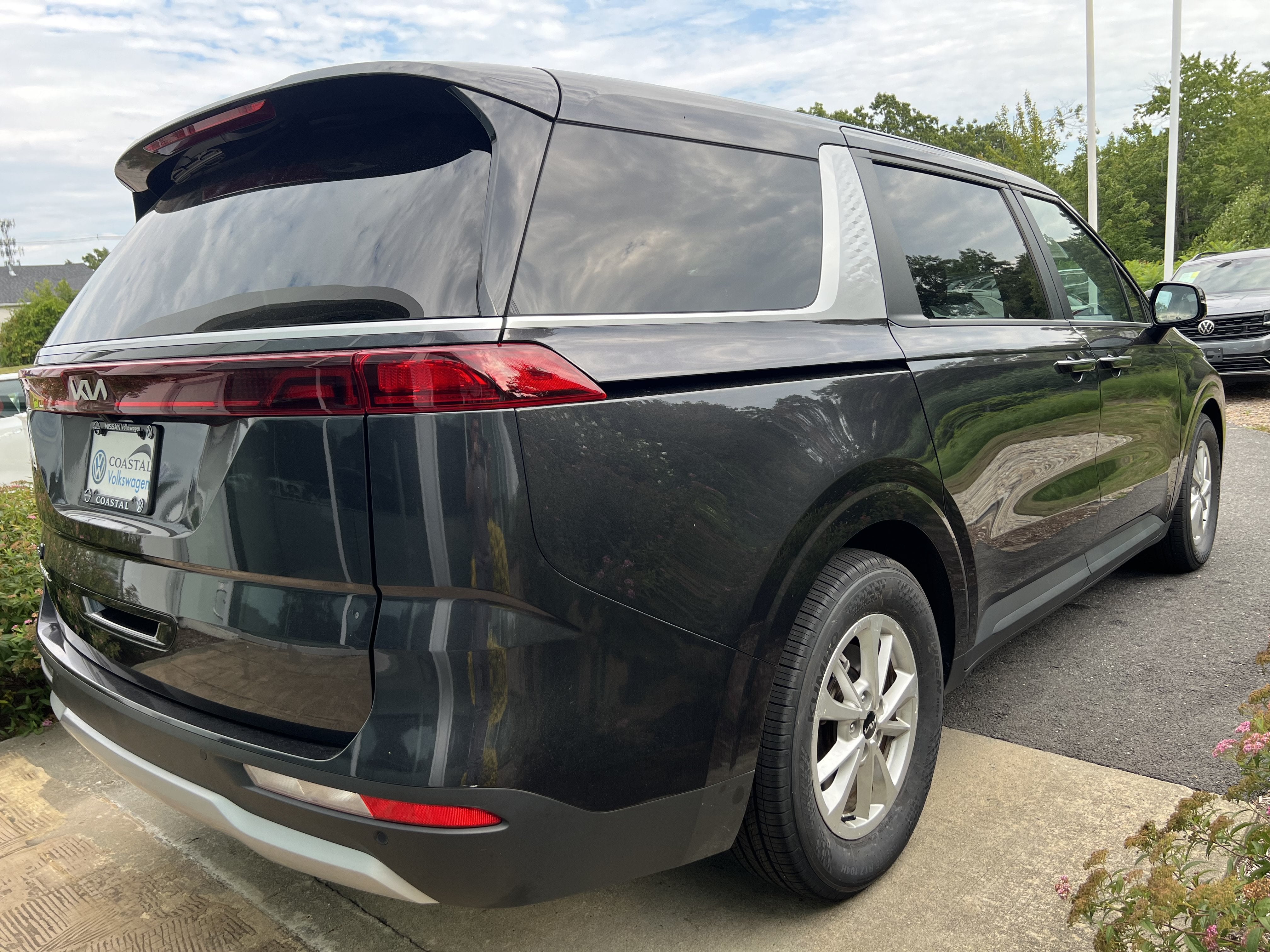 2024 Kia Carnival LX