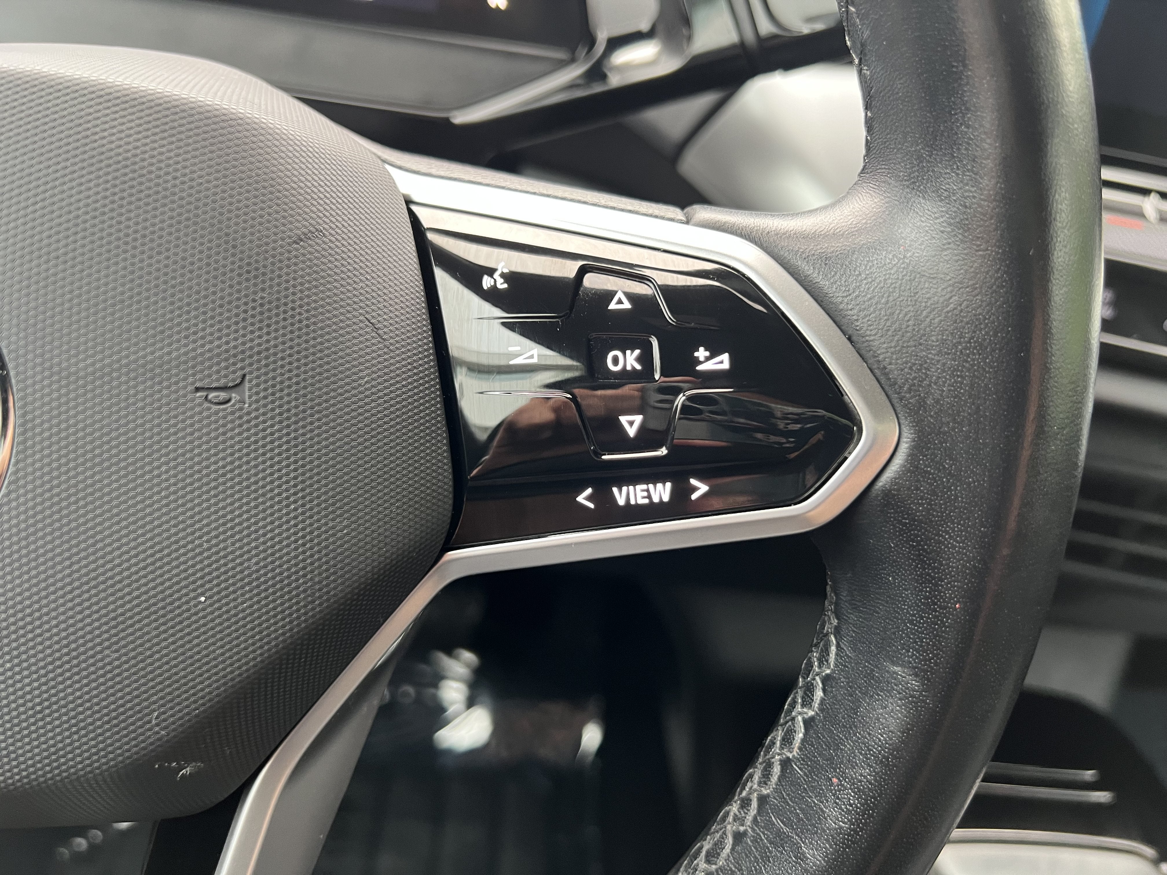 2022 Volkswagen ID.4 Pro