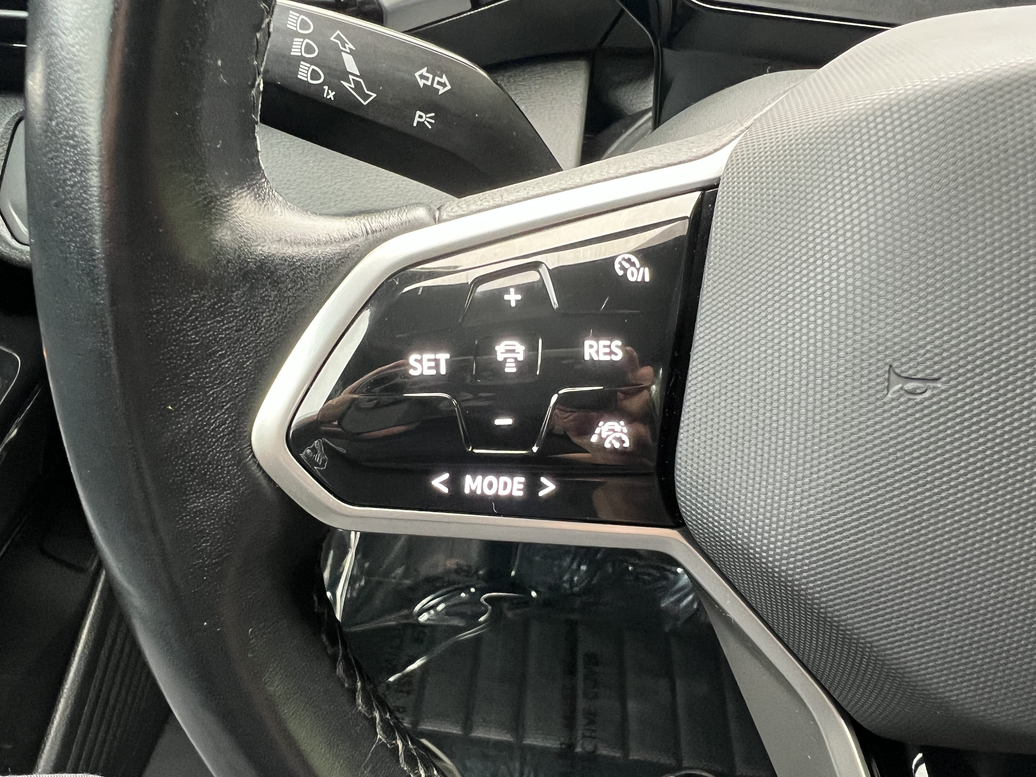 2022 Volkswagen ID.4 Pro